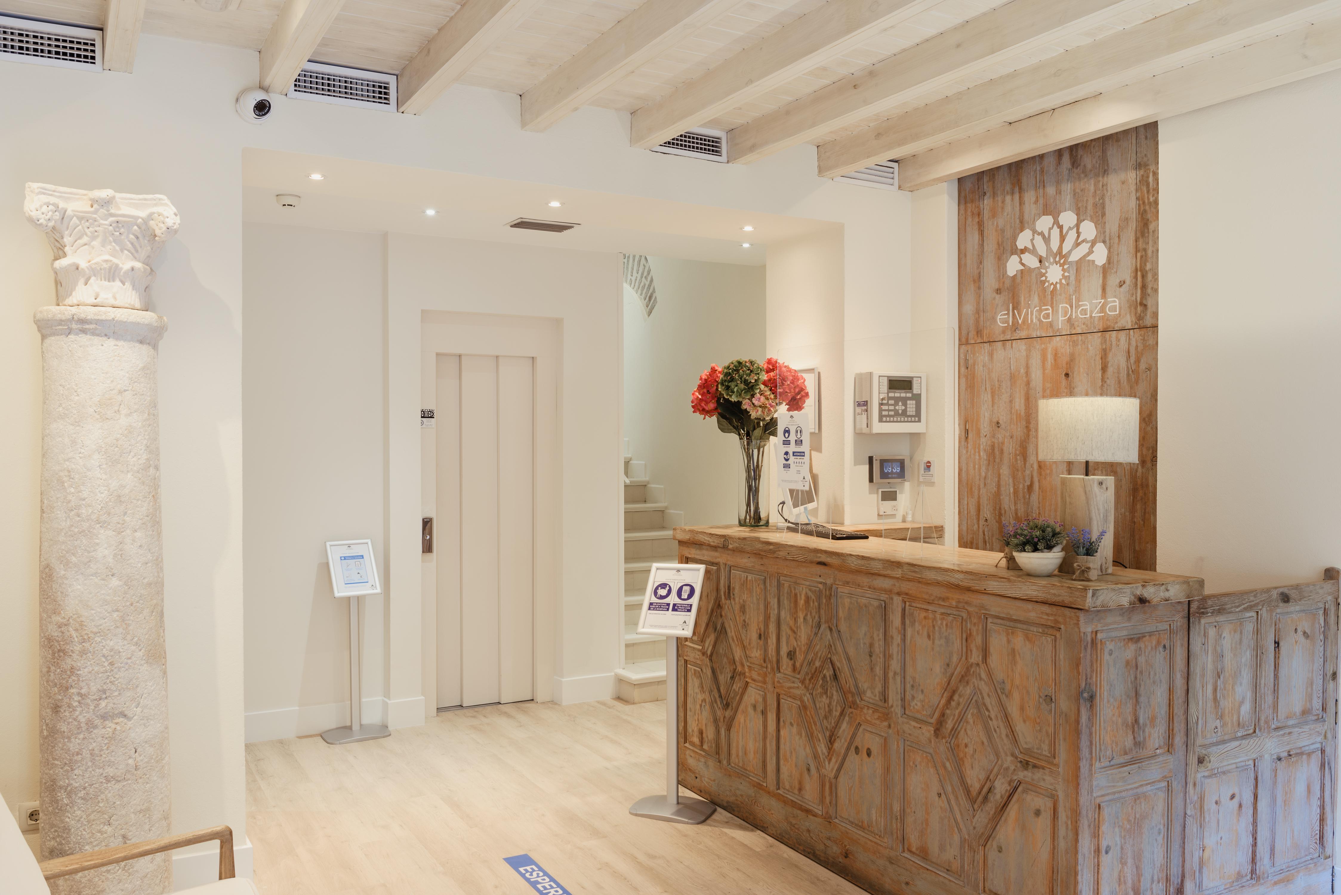 סביליה Hotel Boutique Elvira Plaza מראה חיצוני תמונה